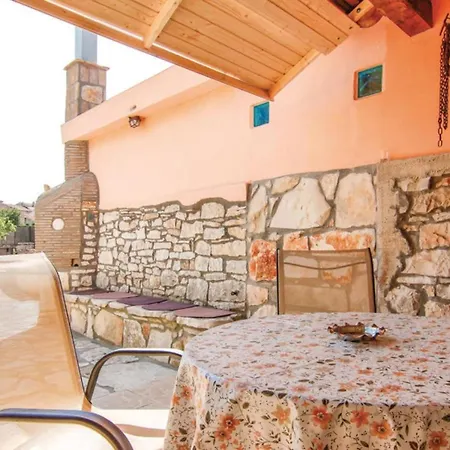 Old Stone House By Guide וילה