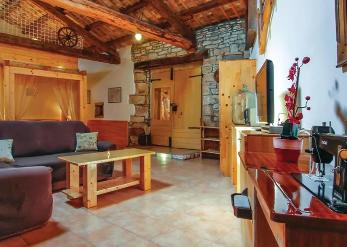 Old Stone House By Guide *